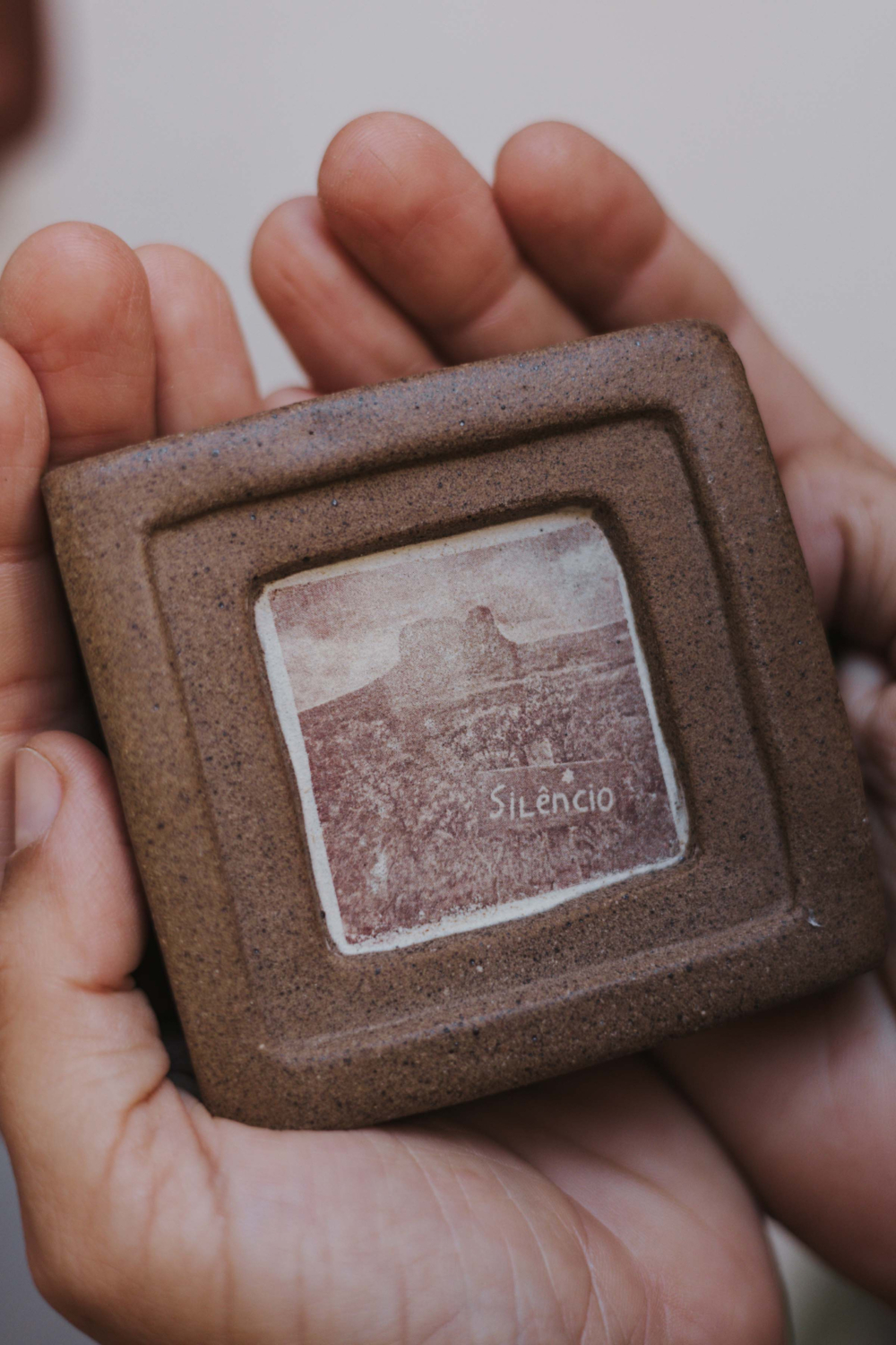 Transferência de fotografia para cerâmica | Oficina no GOMA LAB